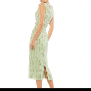 Elegant Green Sleeveless Dress